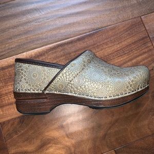 Dansko XP Clogs!